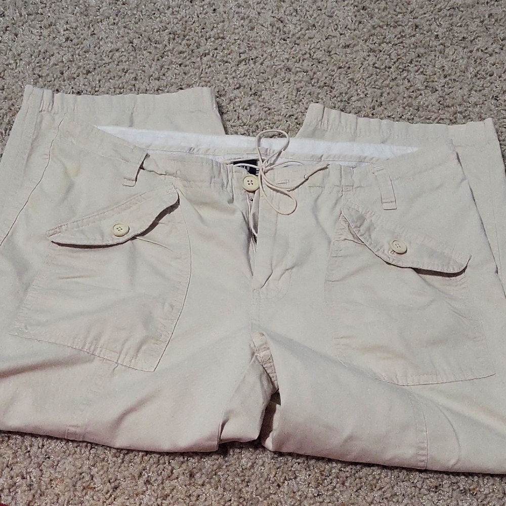 Gap kahki capris
